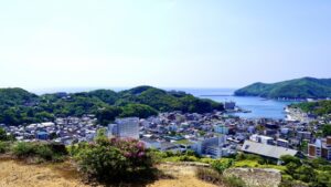 対馬市厳原の清水山城から見える街並み
